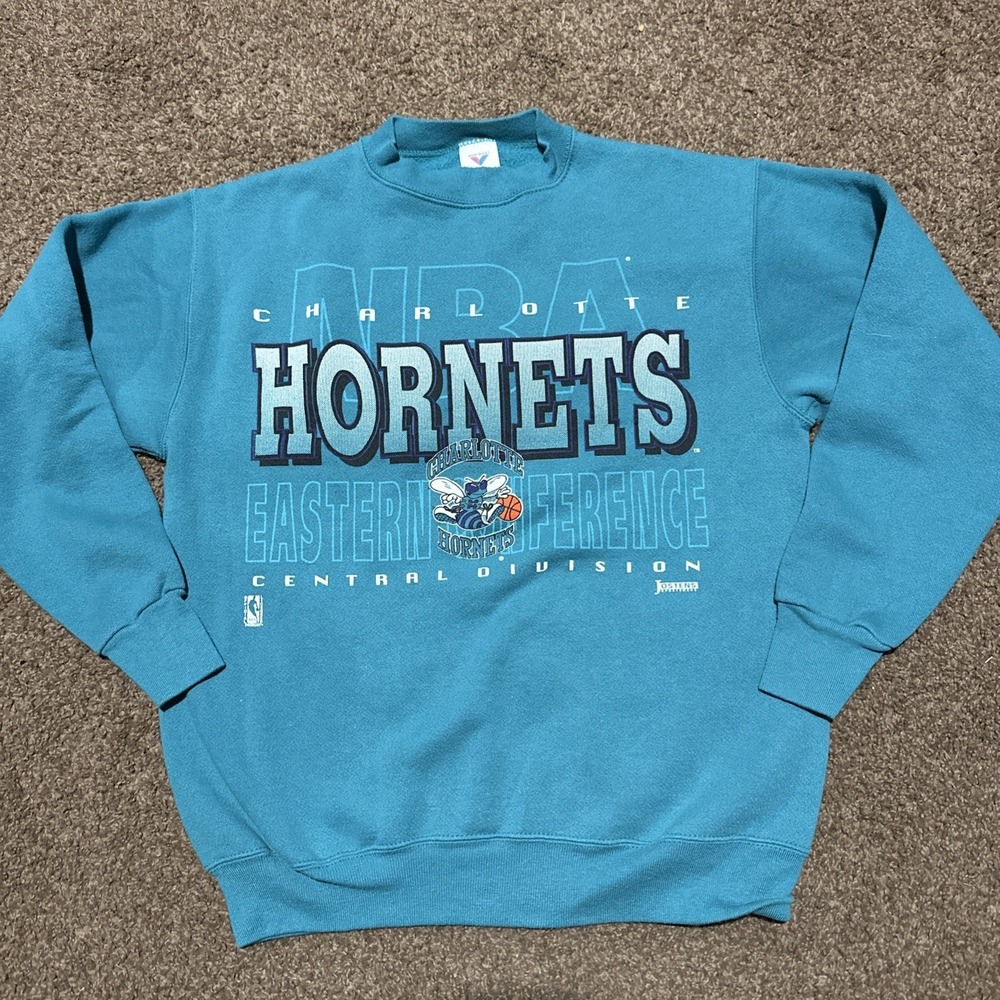 Vintage 90's Charlotte Hornets Spellout Sweatshirt Men's Medium Made in USA